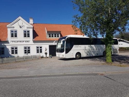 Karmøy Taxisentral kan kjøre dere til fjells med buss, minibuss eller vanlig taxi