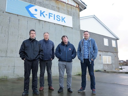 K-Fisk holder til på Sævelandsvik på Karmøy. F.v. Harald Bredahl, Onar Myhre, Finn Magnus Alvestad og Audun Myhre.